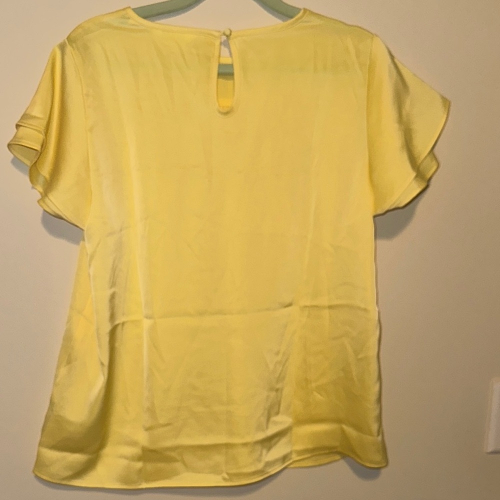 Candace Cameron Bure Yellow Ruffled Blouse - Picture 3 of 8